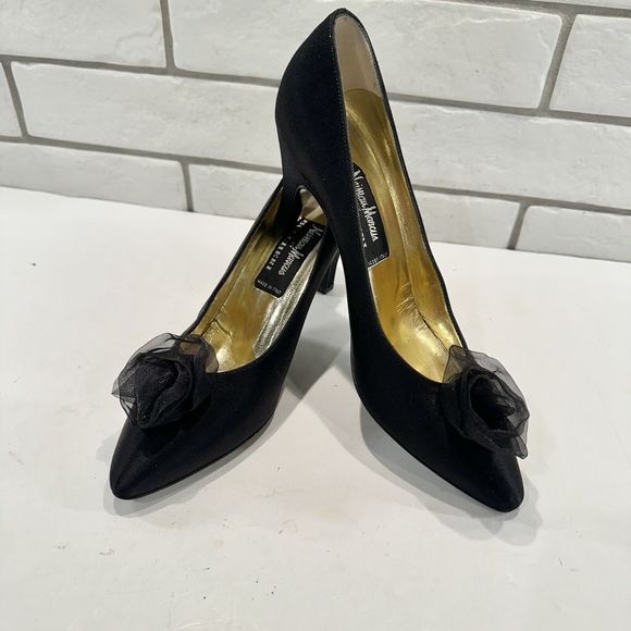 Neiman‎ Marcus Heels Black Satin Rose 7.5AA Made In Italy - Picture 1 of 15